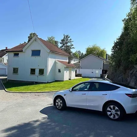 Fully Furnished 2 Bedroom Apartment