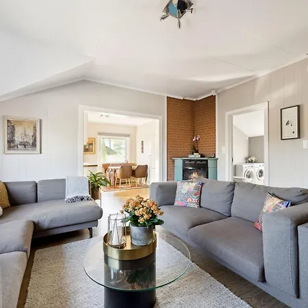 Fully Furnished 2 Bedroom *