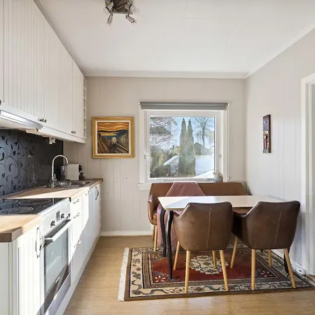 Fully Furnished 2 Bedroom *